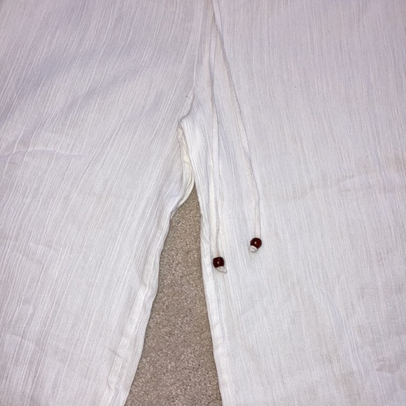 White Beachy Capris - Picture 3 of 6